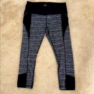 Women’s cropped leggings